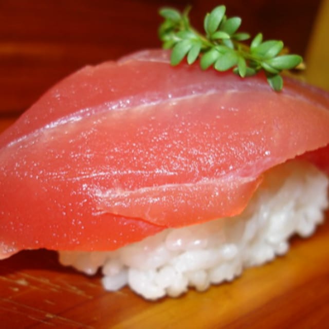 Maguro Nigiri.